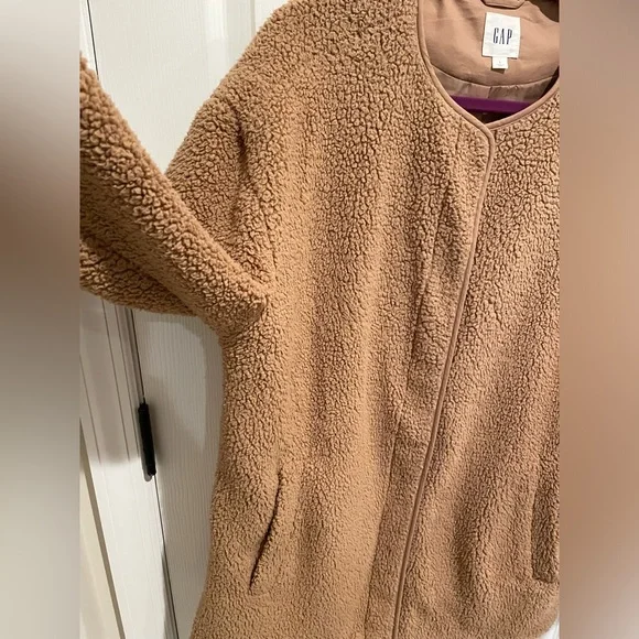 GAP Women’s Cozy Sherpa Collarless Jacket - Picture 4 of 11